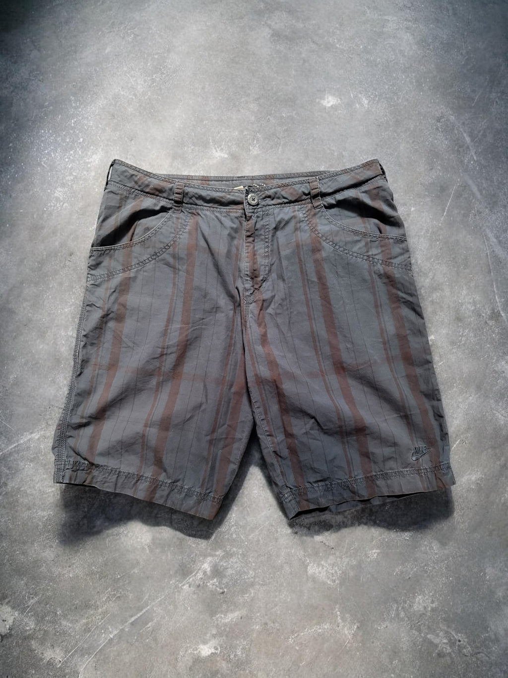 Nike Vintage 2000s Plaid Grey Shorts