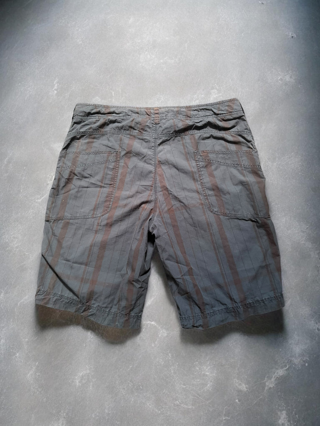 Nike Vintage 2000s Plaid Grey Shorts