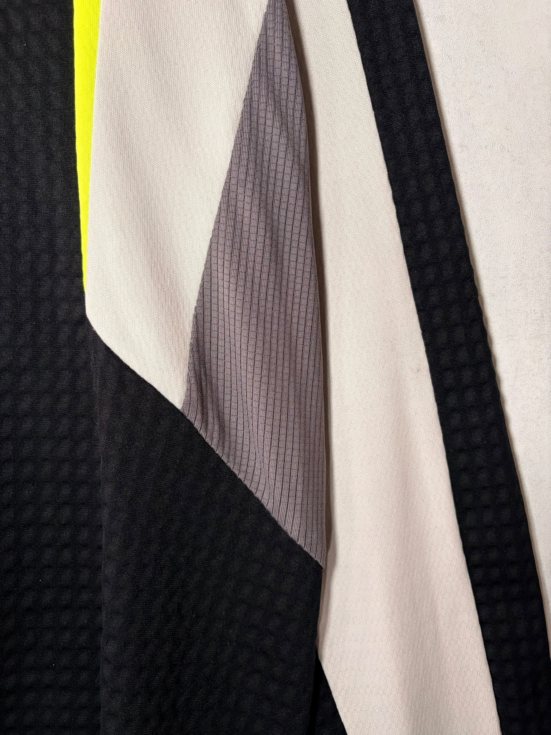 Nike Sphere Thermal Black Long Sleeve Top