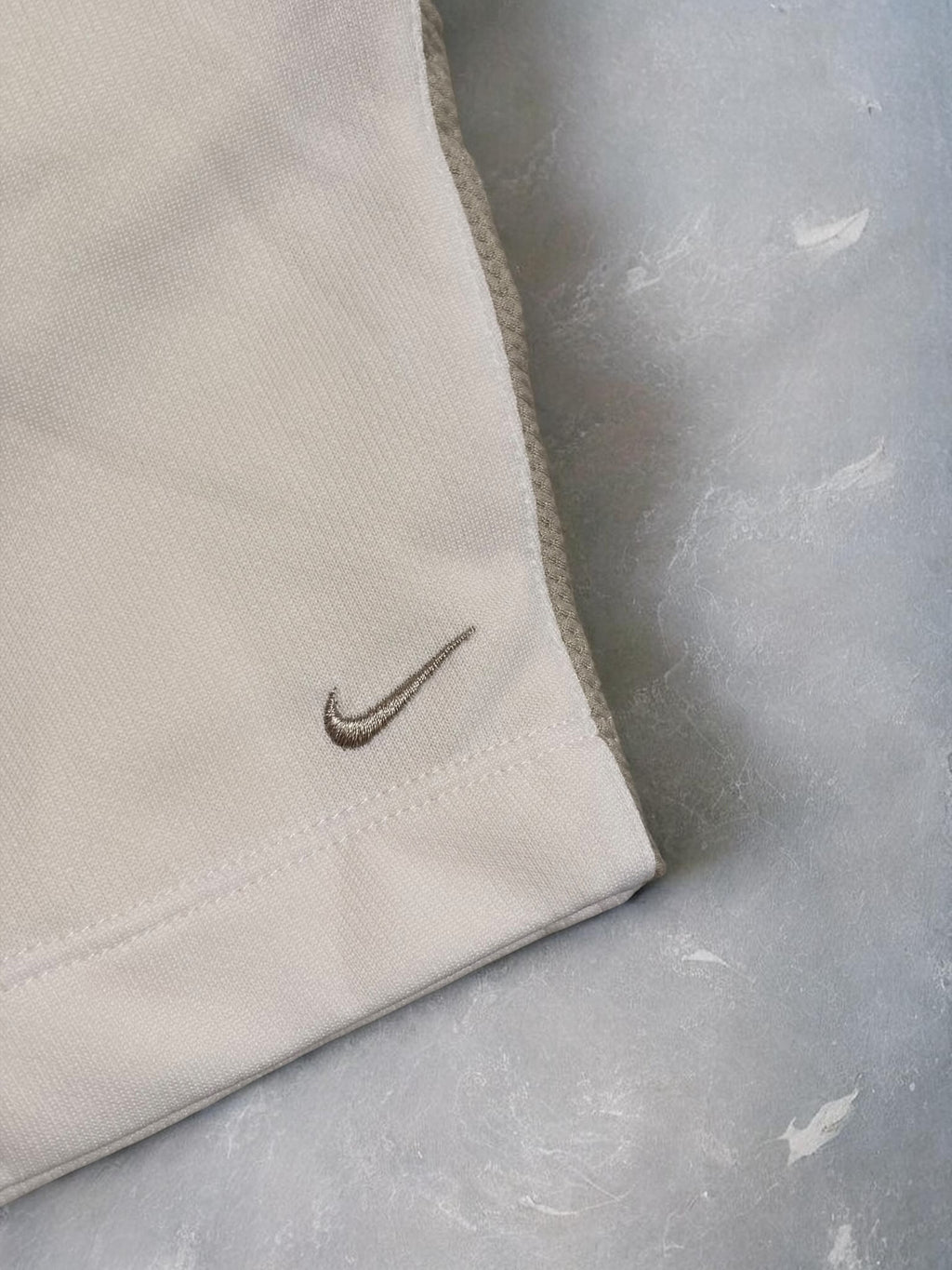 Vintage Early 2000s Nike Sphere White & Grey Tee