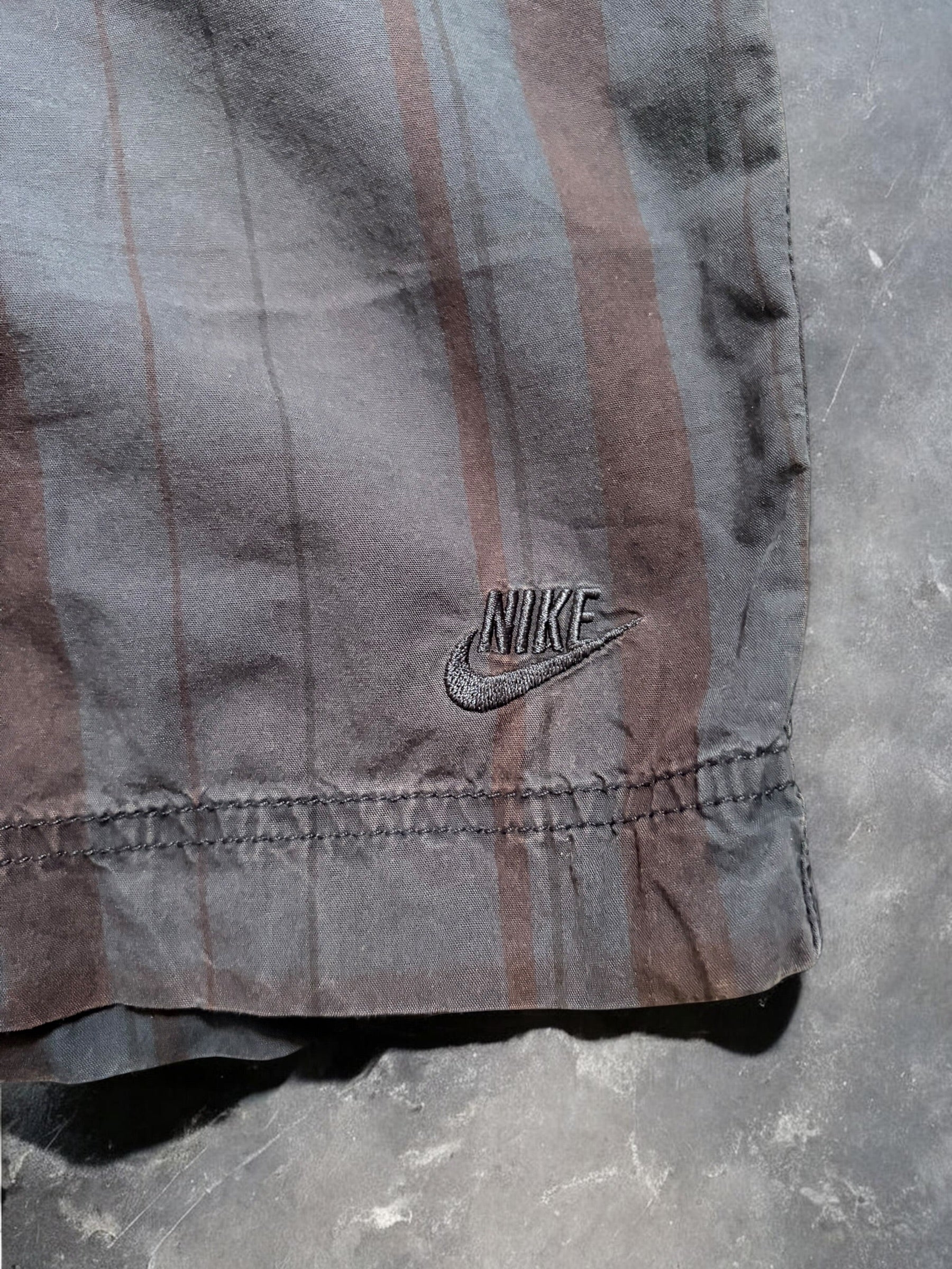 Nike Vintage 2000s Plaid Grey Shorts