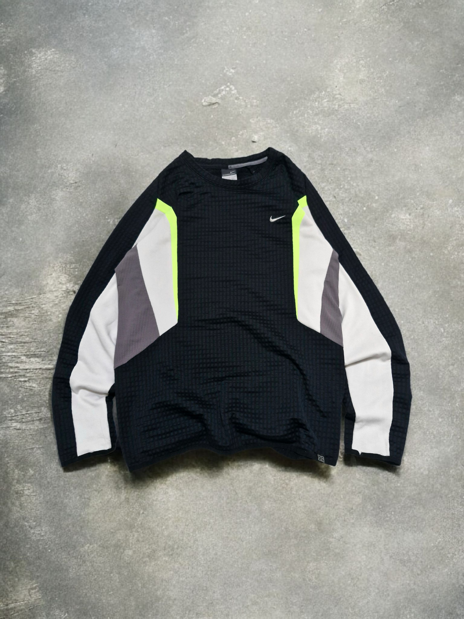 Nike Sphere Thermal Black, Grey & Neon Heavyweight Thermal Top