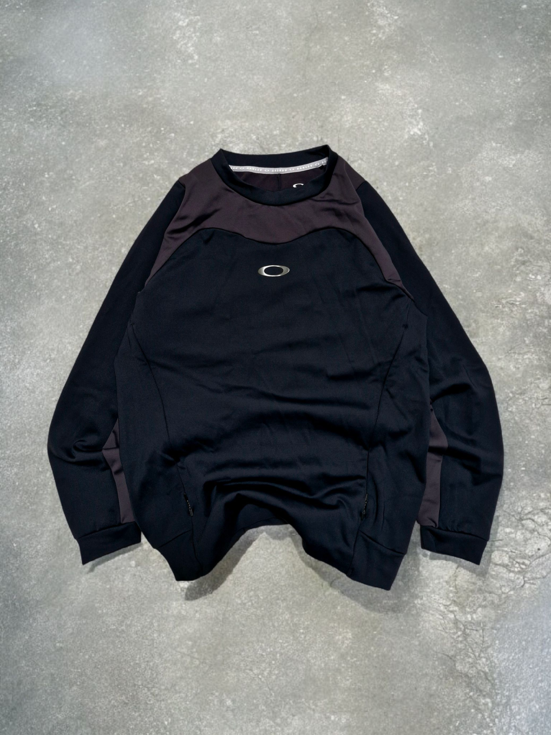 Oakley Vintage Black Centre Logo Technical Jumper